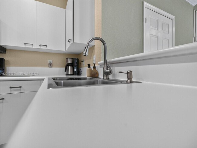 Building Photo - 2475 Cordoba Bend