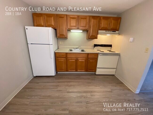 Building Photo - 617 Country Club Rd