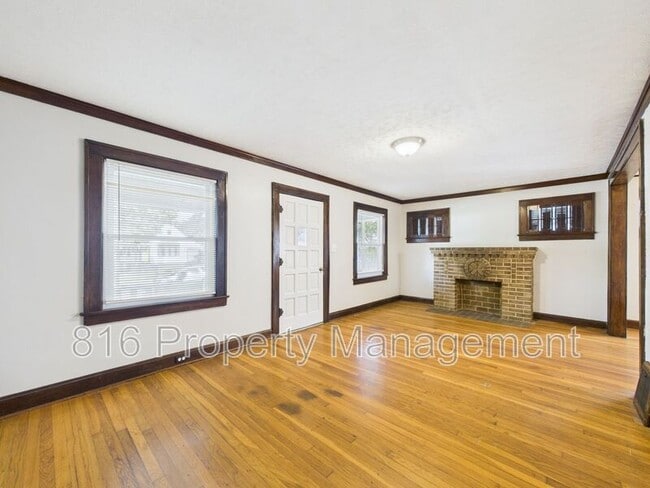 Building Photo - 6612 Park Ave E