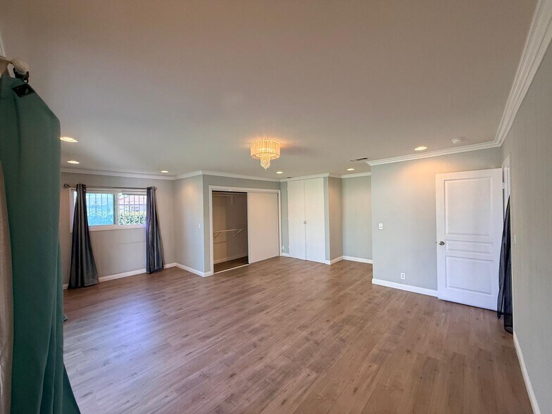 Building Photo - 5656 Garypark Ave