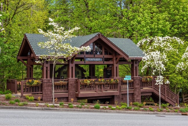 Building Photo - 2070 NW Talus Dr