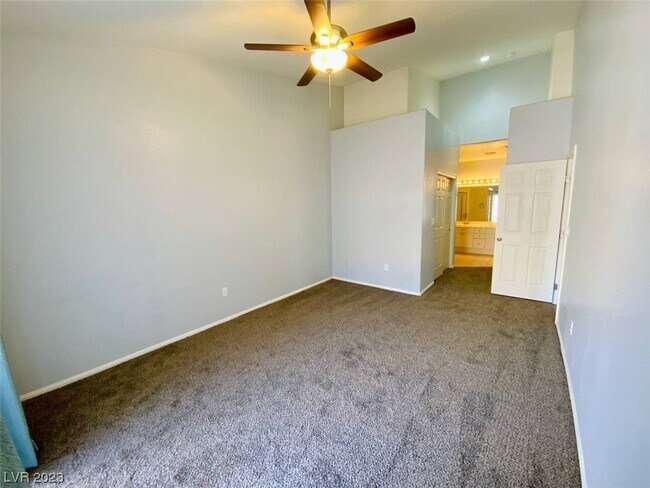 Building Photo - 9726 Coffee Ave