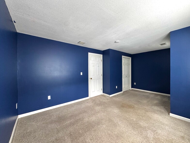 Building Photo - 114 Oak Ridge Dr