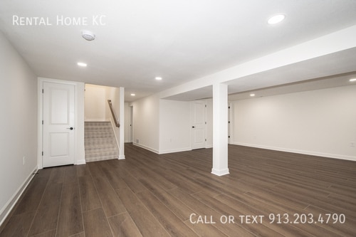 Building Photo - 8400 W 93rd St