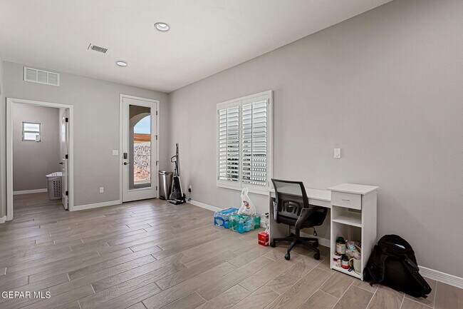 Building Photo - 13813 Summer Story Ave