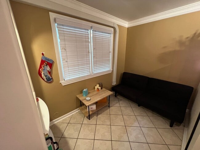 Building Photo - Spectacular Studio Condo @ Studio 40!