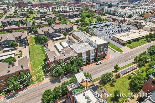 Building Photo - 444 N Central Ave