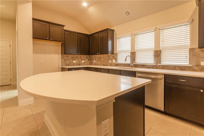 Building Photo - 124 Crooked Trail