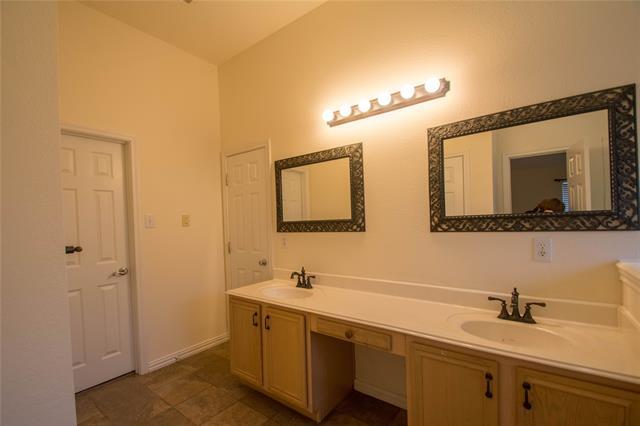 Building Photo - 736 Silverbrook Dr