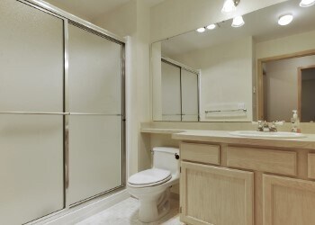 Building Photo - Charming 1 Bedroom Cottage with Attached Garage