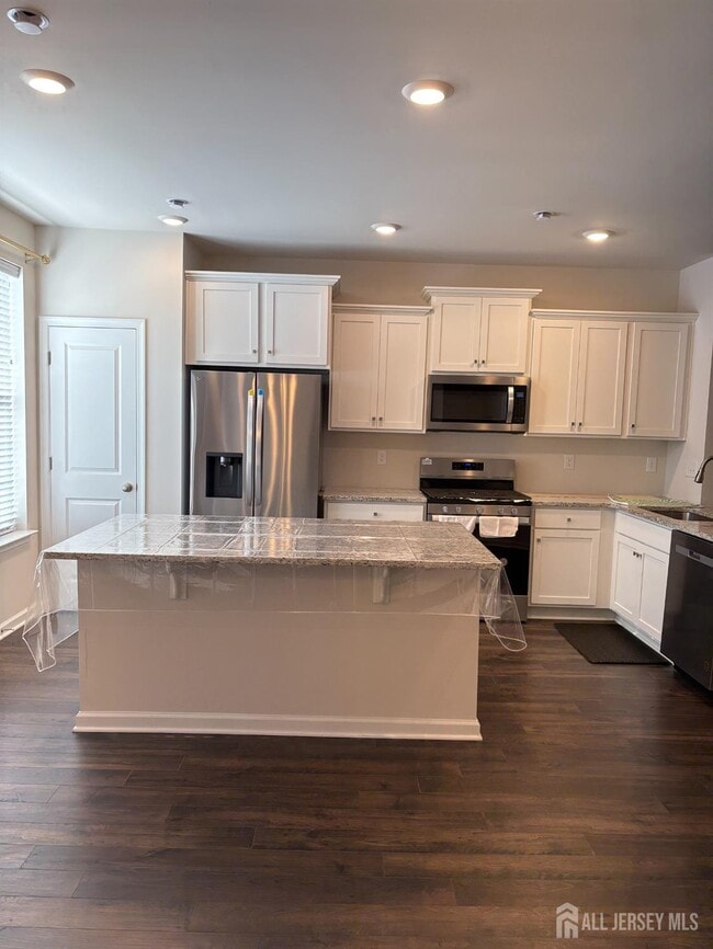 Building Photo - 10 Stanton Rd