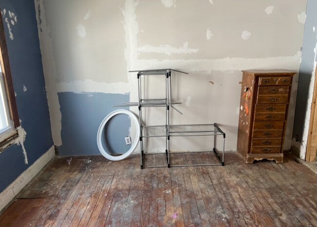 Building Photo - Investment Special! - $290 Month / $600 Down