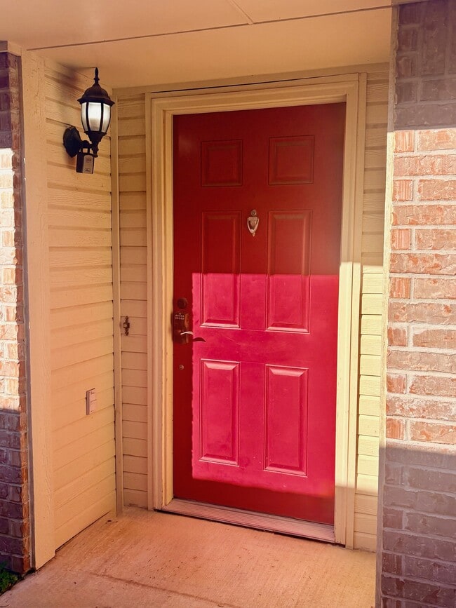 Building Photo - 806 Beaumont Square