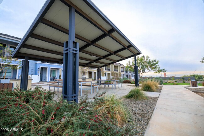 Building Photo - 8149 E Petunia Ave