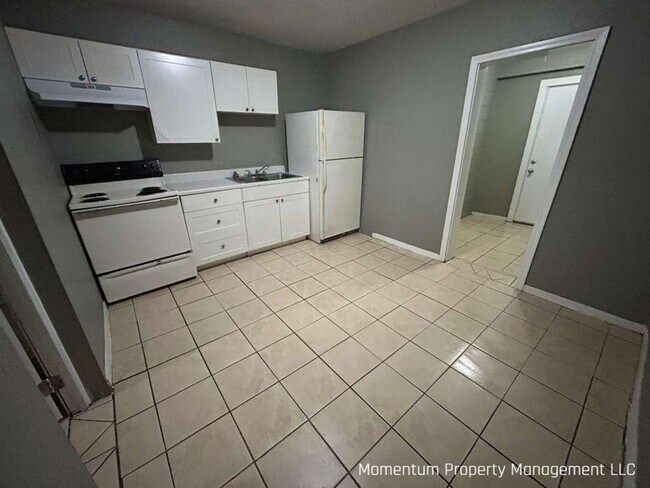 Building Photo - Cute 1/1 Duplex in Bartow / Move in before MAY 1st get June’s rent FREE !!!