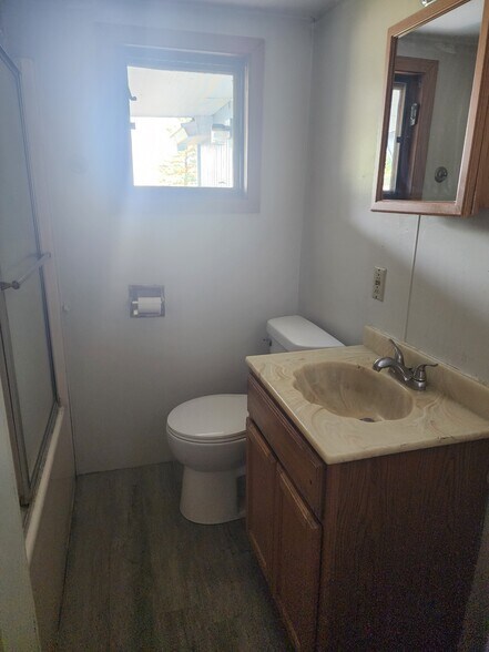 Building Photo - 325 3rd Ave SW