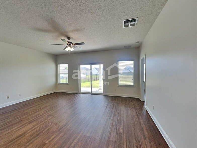 Building Photo - 898 Sunny Stroll Dr