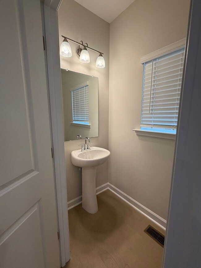 Building Photo - BRAND NEW TOWNHOMES AVALIABLE NOW