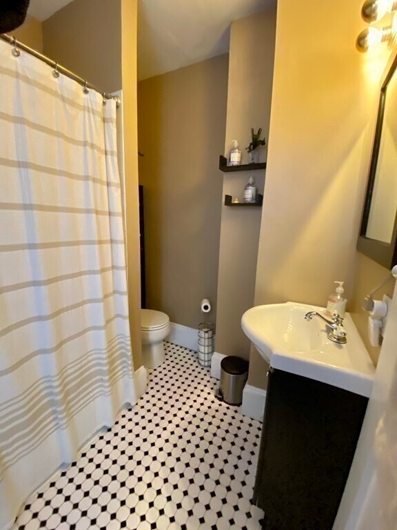 Building Photo - 4295 Washington St