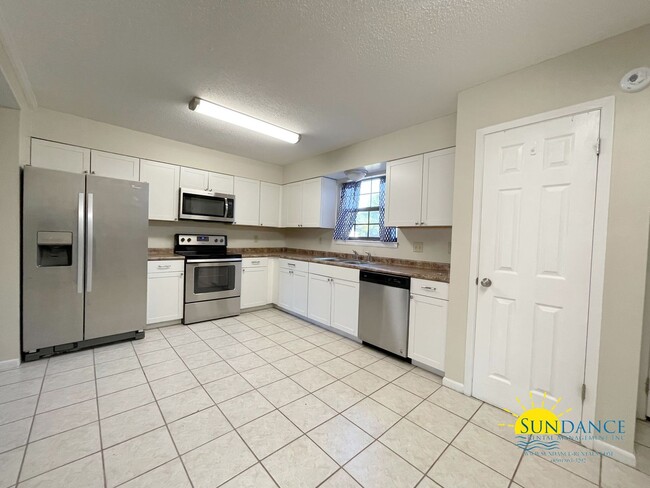 Building Photo - Great 3BR Townhome in Shalimar!