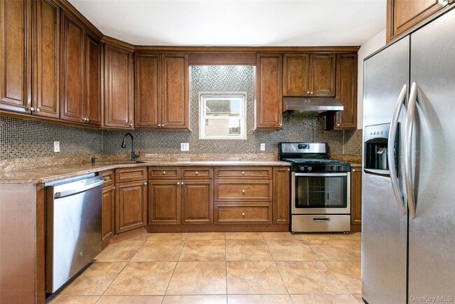 Building Photo - 93-01 71st Ave