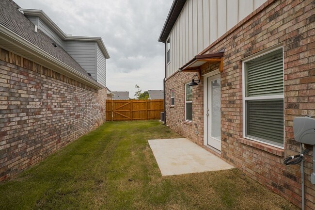 Building Photo - 4 Bedroom 3.5 bath home in Fayetteville!