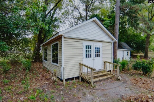 Building Photo - 2475 Drexel Dr