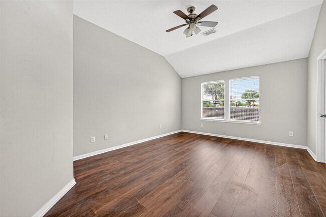 Building Photo - 5615 Brookhollow Oaks Trail