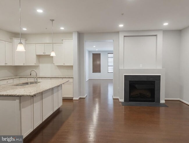 Building Photo - 43573 Helmsdale Terrace