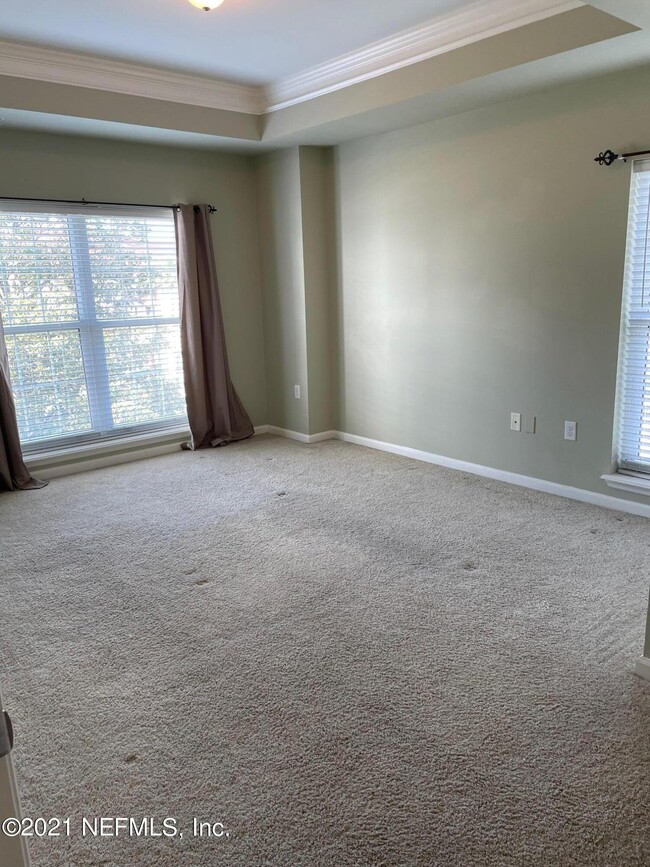 Building Photo - 400 E Bay St