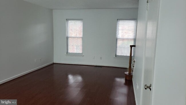 Building Photo - 126 Wellington Terrace