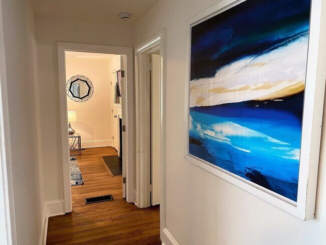 Building Photo - Charming 3BR House in East Point