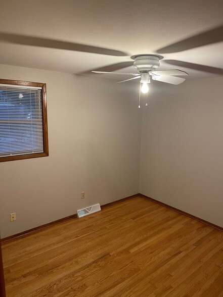 Building Photo - 609 Gascoigne Dr