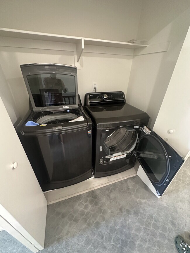 Building Photo - $4,400 - 4 Bed / 3.5 Bath Luxury Townhome in Suwerte Community in Otay Ranch