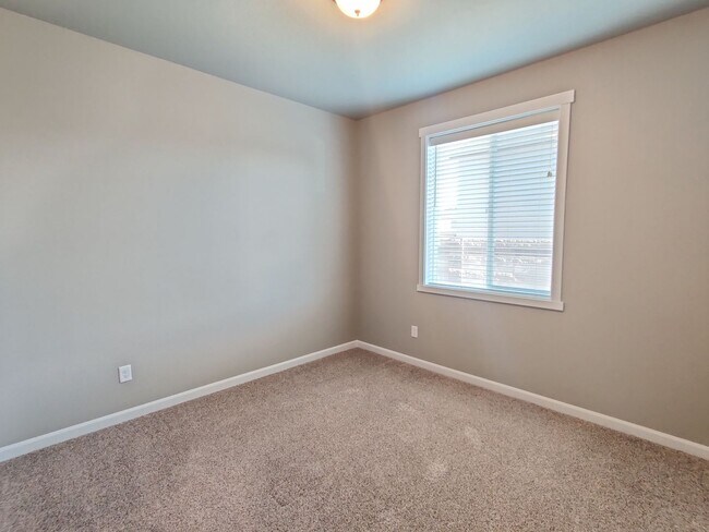 Building Photo - Gorgeous Newer Single Family Home in West ...