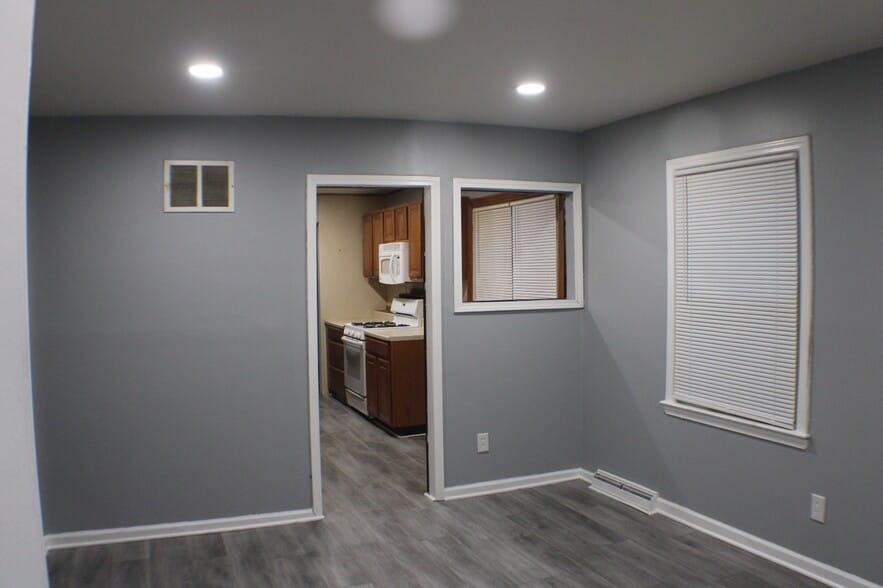 Building Photo - 11055 Chapp Ave