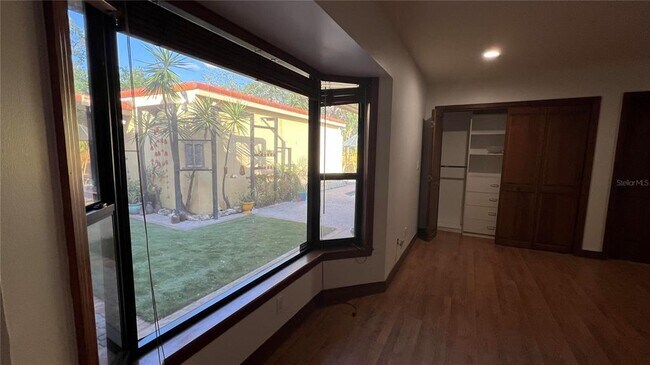 Building Photo - 201 Blanca Ave