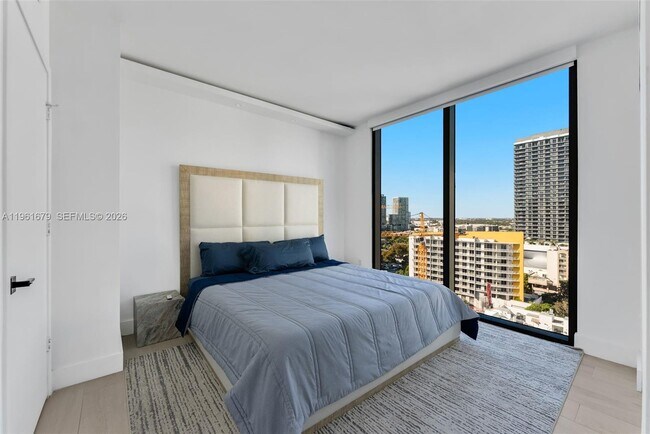 Building Photo - 460 NE 28th St