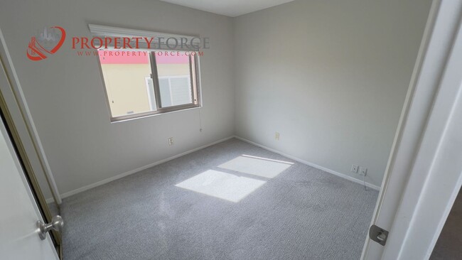 Building Photo - 116 Madrone Ave
