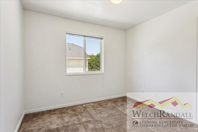 Building Photo - Beautiful 3 Bed 1.5 Bath Townhome in Ogden
