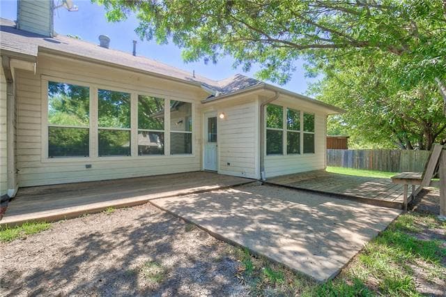 Building Photo - 404 Faircloud Ln