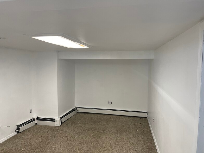 Building Photo - 463 Gibbs Pond Rd