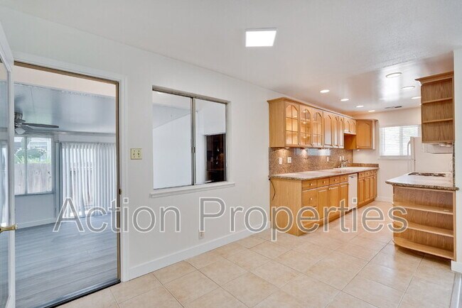 Building Photo - 2280 Brentwood Ct