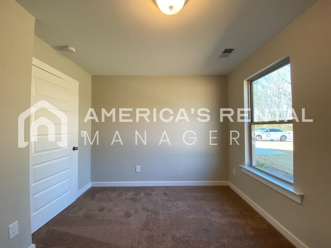 Building Photo - MOVE IN SPECIAL!!! - Wonderful Home for Rent in Talladega, AL... Available to View Now!!! - Sign ...