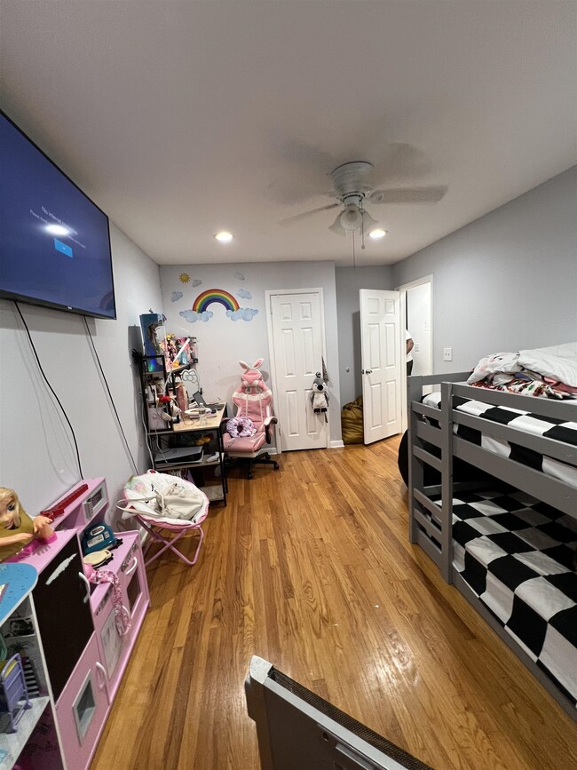 Building Photo - 3586 John F. Kennedy Blvd