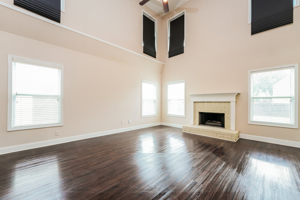 Building Photo - 917 Southfork Dr