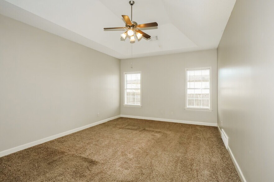 Building Photo - 1741 Englehart St
