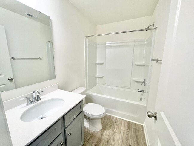 Building Photo - Charming Townhome community   3br 2.5ba with a cooks kitchen with island minutes from I-85 and sh...