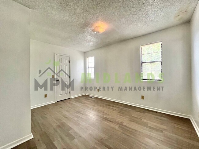 Building Photo - 1603 Westchester Dr