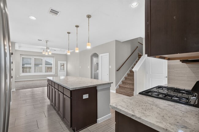 Building Photo - 6915 Rosemont Ct